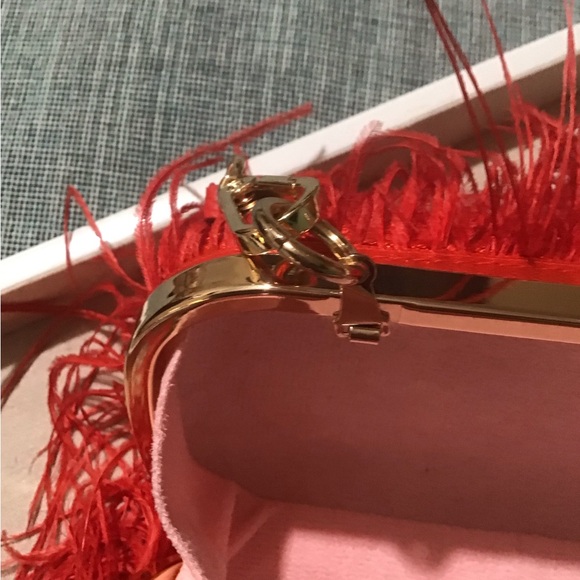 GORGEOUS GORGEOUS Red Ostrich Feather evening bag.Brand New See All Pics.🌹🍄🌹 - Picture 12 of 13